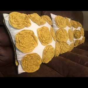Set of 3 gorgeous decorative pillows cases